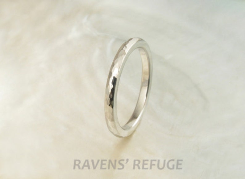 handmade wedding band 2mm hammered platinum ring, comfort fit 画像 1