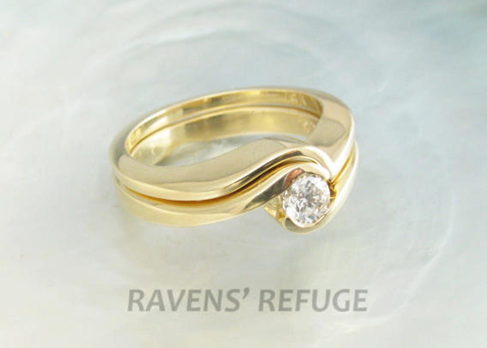 Conflicting ring Gold