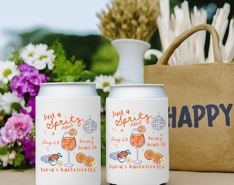 Gepersonaliseerde Just A Spritz Older Bachelorette Can Cooler: Beach Coastal Party Favor
