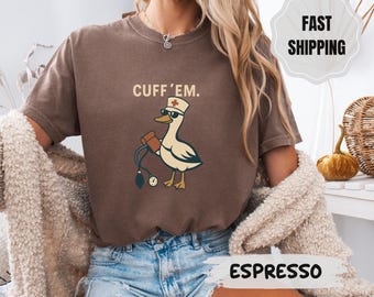 Maglietta divertente per infermiere Comfort Colors ER: maglietta grafica RN Silly Goose, polsini