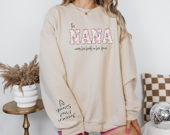 Aangepast sweatshirt voor oma, kerstcadeau voor oma, ik draag mijn hart op mijn mouw, oma hoodie met kleinkinderen naam op mouw, oma cadeau