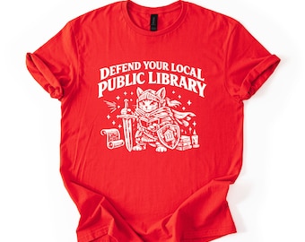 Camiseta "Defiende las Bibliotecas Públicas", Camiseta "Amante de los Libros con Gato Caballero", Regalo para Lectores de Fantasía, Camiseta Divertida de Apoyo a las Bibliotecas, Camiseta "Aventura Literaria"