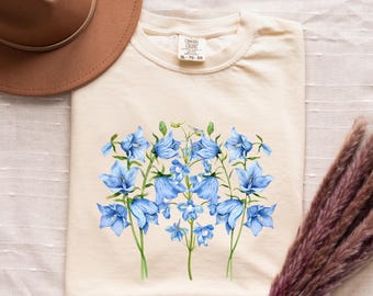Koszula Comfort Colors® Blue Flower Bouquet, Koszula dla miłośników kwiatów, Koszula w kwiaty w stylu retro, Koszula w kwiaty, Koszula damska z motywem roślin, Prezent dla miłośnika natury