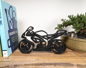 Suzuki GSXR 600 Line Art: Motorcycle Desk Decor