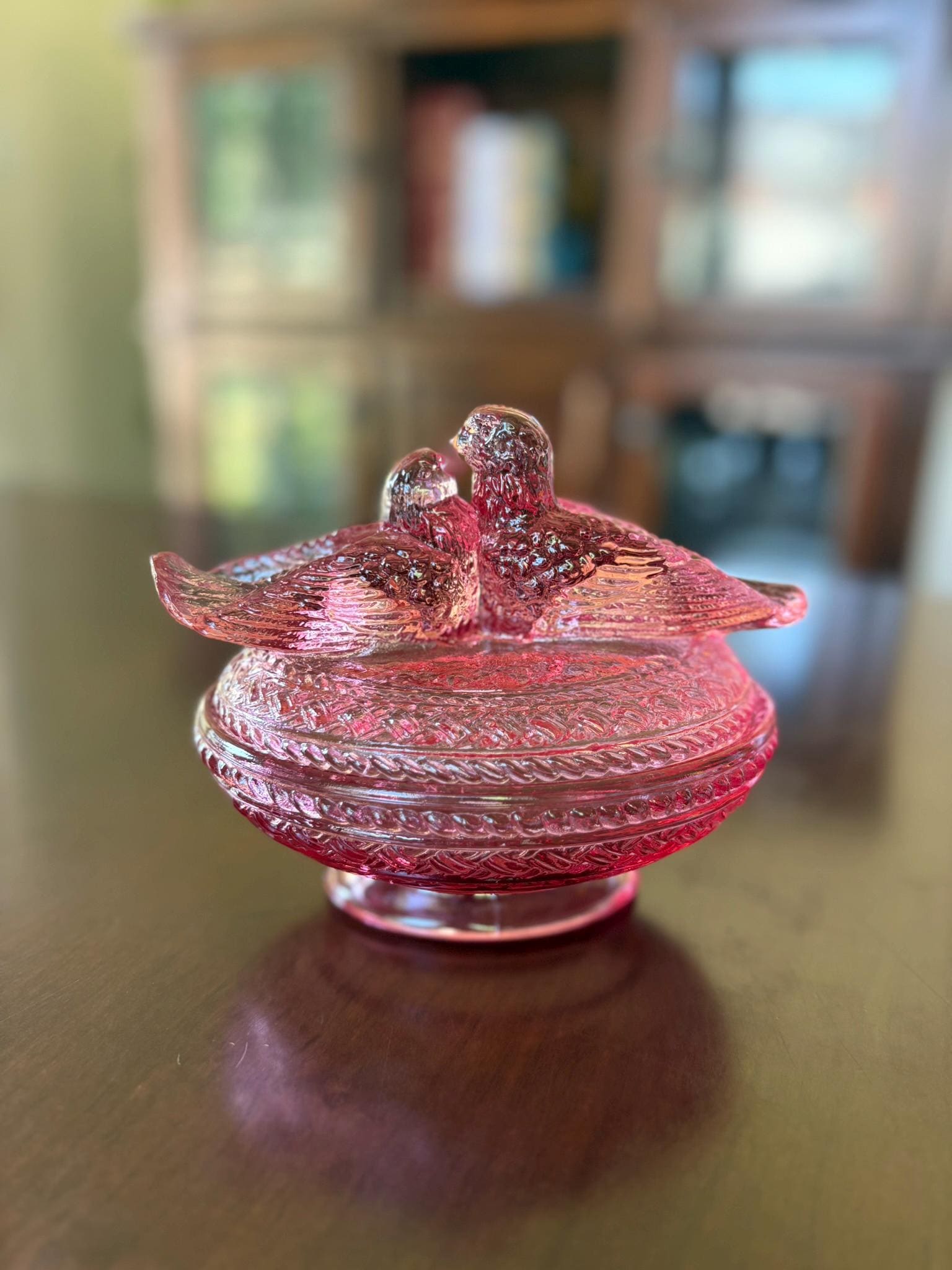 Vintage Rosy Pink Glass Love Birds on a Nest – Dalzell Viking
