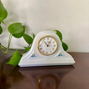 Vintage Laura Ashley Quartz Mantle Clock – Ceramic Floral Cottage Style