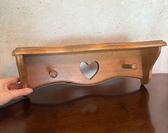 Vintage Wooden Heart Shelf – Peg Wall Rack – Plate Groove - Country Farmhouse Decor with Heart Cutout