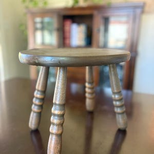 Vintage Wood Stool – Milking Stool