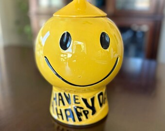 Mccoy Pottery Smiley Face Cookie Jar / 1960s Cookie Jar