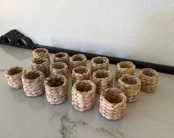 Set of 16 Water Hyacinth Braided Napkin Rings, Boho Farmhouse Table Decor