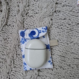 Cute Headphone Case for Airpods, Google Headphones, Samsung. Fits *most* headphone sizes
