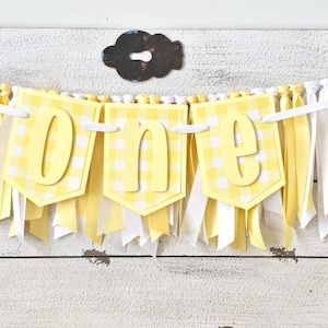 Conjunto de guirnalda de cinta y pancarta para trona a cuadros de cuadros amarillos y blancos, pancarta para primer cumpleaños a cuadros, pancarta para una o dos personas, pancarta hecha a mano