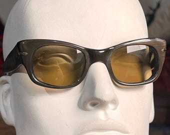 Persol Ratti 69218 80年代イタリア製の軽いべっ甲フレームの象徴的な