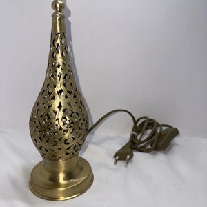 Mässingslampa med vippbrytare Oprövad marockansk lampa