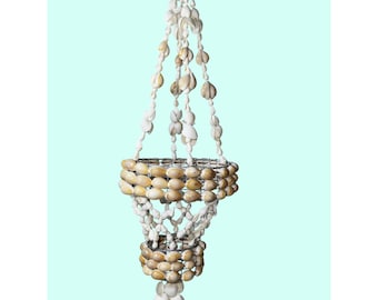 Maceta colgante hecha a mano con conchas marinas, decoración bohemia costera para la playa.