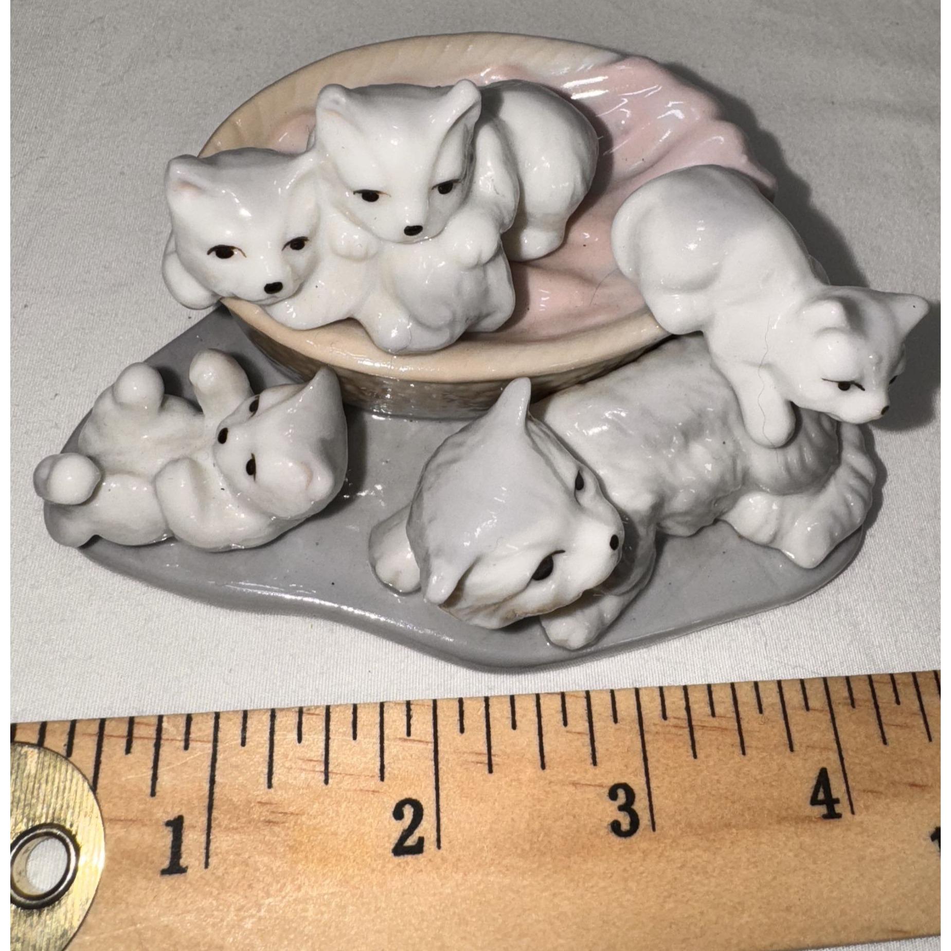 陶器製子猫の置物セット（バスケット入り）3.5インチ ヴィンテージ装飾