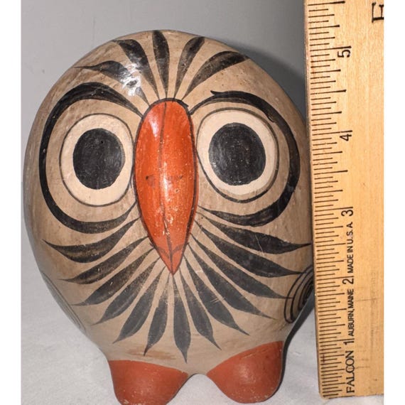 手作りの陶器製フクロウの置物 大胆な黒とオレンジのデザイン メキシコ