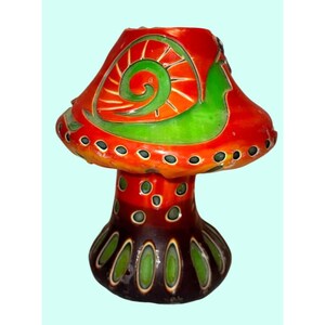 Portacandele a forma di fungo in ceramica dipinto a mano con un design a spirale colorata