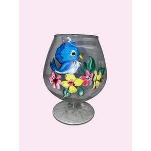 Handmålad vas i glas med blommotiv, MCM, från 1950-talet