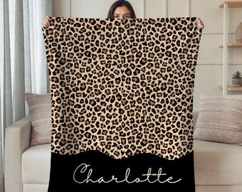 Manta con estampado de leopardo y nombre personalizado: manta personalizada con estampado animal, un regalo acogedor. Regalo para mamá, hermana, tía o novia.