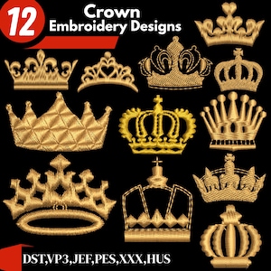 Puede incluir: Una colección de 12 diseños de bordado de coronas doradas sobre un fondo negro. Los diseños varían en estilo, de simple a ornamentado, e incluyen el texto "Crown Embroidery Designs" y "12". La parte inferior de la imagen incluye el texto "DST, VP3, JEF, PES, XXX, HUS".
