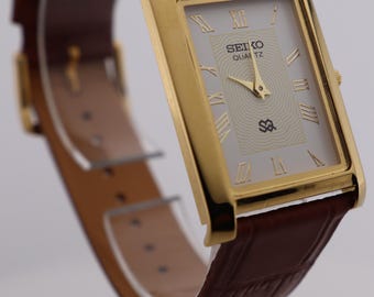 Rare Dress Style Seiko Slim Vintage Quartz Men's  Wrist Watch White Dial