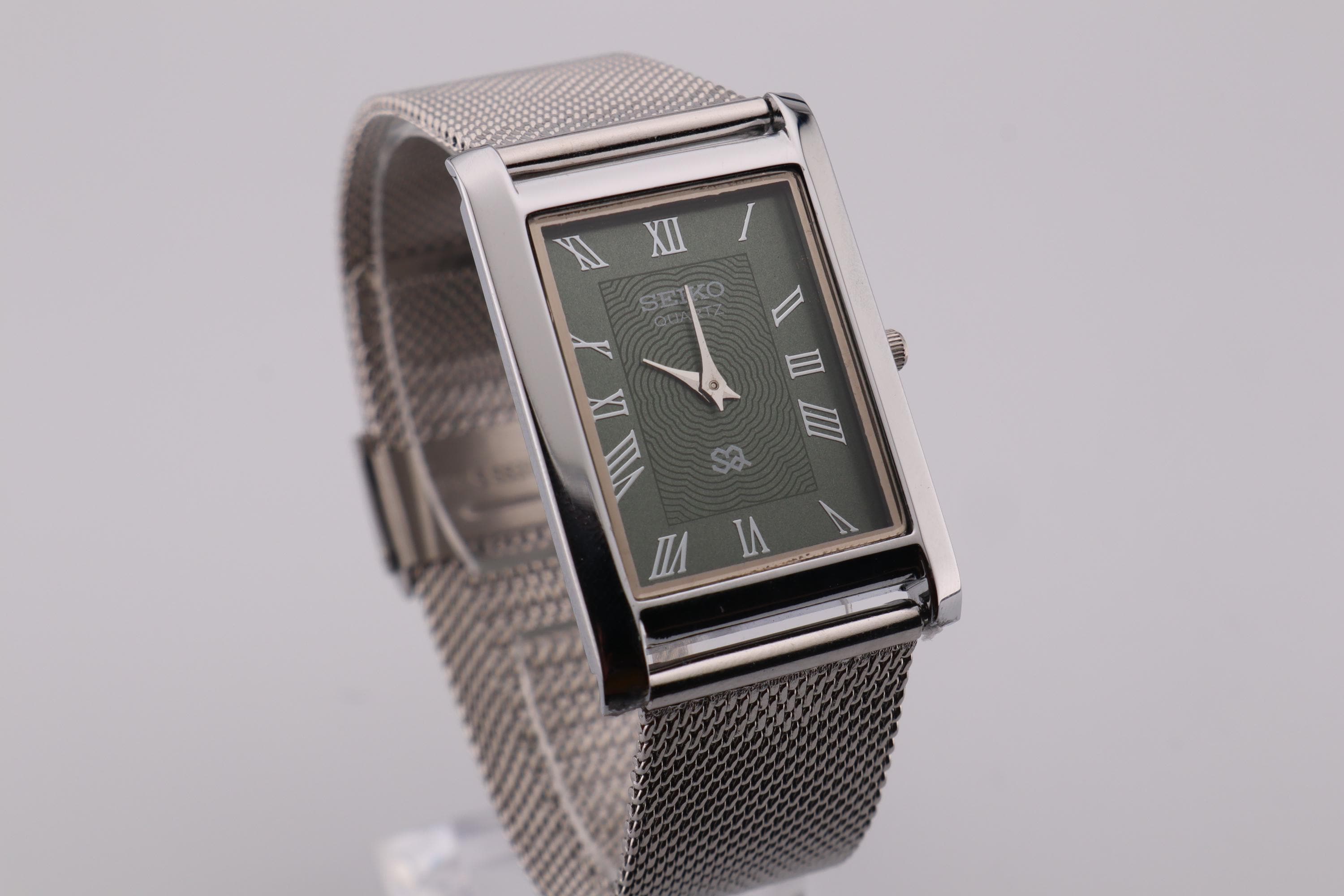 Seiko Quartz Vintage Watch Day-Date English/Japanese Dial 21.7mm Silver Tone Vintage 90s SEIKO SX V401-0091 This Seiko SX Women main image 2