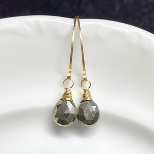 Pyrietoorbellen // Gold filled // Cadeau voor haar // Edelsteenoorbellen // Sierlijke oorbellen // Alledaagse oorbellen // Eenvoudige oorbellen
