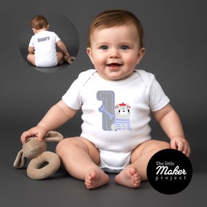 Op de afbeelding: Een set van drie keramische mokken met een gespikkelde, matte afwerking. De mokken zijn in crème, lichtgrijs en donkergrijs. Elke mok heeft een eenvoudig, minimalistisch ontwerp en een afgerond handvat.