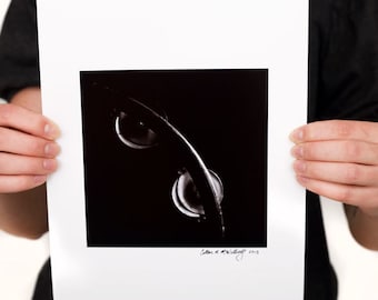 Tambourine III Fotografie (6 x 6 inch Fine Art Print) Schwarz-Weiß Musikfotografie