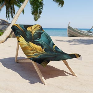 Tropical Leaf Beach Towel: Summer Vacation Accessory