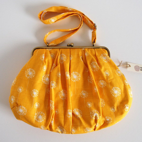 summer purse. corn yellow. fabric bag. kisslock bag. yellow bag. yellow purse. metal frame purse. retro bag