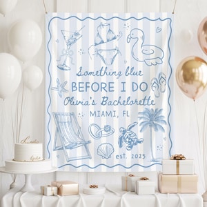 Peut inclure: Une bannière à rayures bleues et blanches avec des illustrations sur le thème de la plage et le texte "Something blue BEFORE I DO Olivia's Bachelorette MIAMI, FL est. 2025." La bannière comprend des dessins de cocktail, bikini, flamant rose et autres éléments de plage.