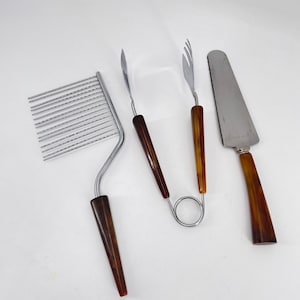 Vtg Bakelite Serving Set Cake Breaker Slicer Tongs faux tortoise shell