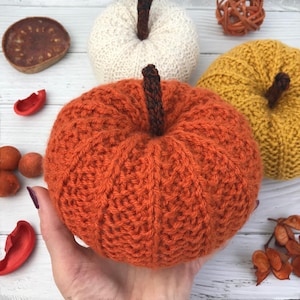 Knitted Pumpkin Pattern ~ quick and easy to make ~ PDF download ~ knitted pumpkin fall decor, halloween decoration