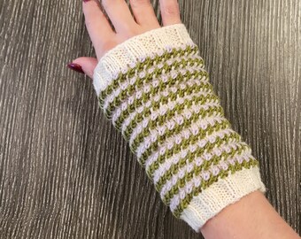 Victorian Muffatee No 4 - 1845 [KNITTING PATTERN]