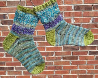 Let it Snow! Socks [KNITTING PATTERN]