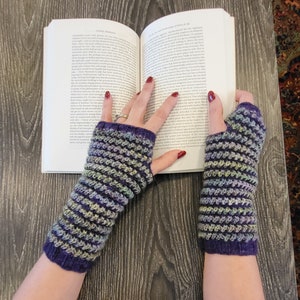 Gerda&#39;s Garden Fingerless Mitts [KNITTING PATTERN]