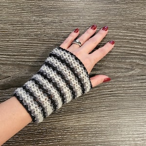Victorian Open Knit Cuffs - 1844 [KNITTING PATTERN]