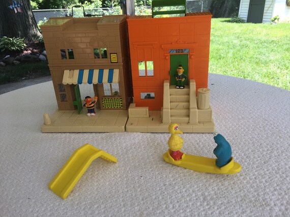 sesame street outdoor playhouse