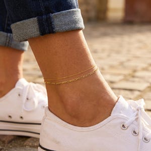 Fotlänk i guld med Figaro-motiv, Enkelt fotlänksband med kedja för kvinnor, Sommarsmycken i 925 sterlingsilver, Fotlänksset med dubbla kedjar, Minimalistiskt fotarmband