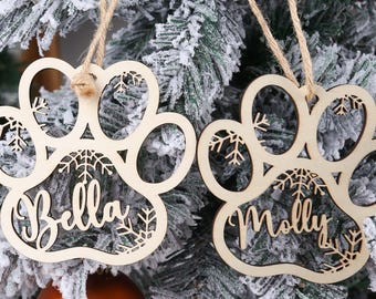 パーソナライズされた足跡のオーナメント、カスタム犬の足跡の名前、カスタム犬のクリスマスデコレーション、猫のクリスマスデコレーション、足跡のストッキングタグ、犬の足跡のクリスマスストッキングタグ