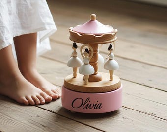 Kinderkarussel Spieluhr mit Gravur - Personalisiertes Holzballett Andenken Geschenk für Baby Mädchen