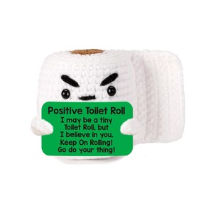 Rollo de papel higiénico de crochet con tarjeta con frase motivadora: un divertido regalo de broma hecho a mano para recuperarse, aliviar el estrés o divertirse en la oficina.