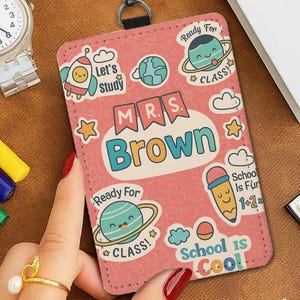 Bobine d'insigne d'enseignant personnalisée pour Mme Brown, porte-carte d'identité sur le thème de la planète pour la rentrée scolaire, cadeau mignon pour la classe, étudions, l'école est amusante et cool