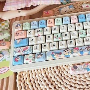 メカニカルキーボード用かわいいクレヨンしんちゃんテーマキーキャップセット、かわいいキーキャップ、アニメキーキャップセット、PBTダイサブ、Mx(+)スイッチ、149個