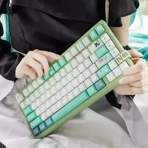 Cute Hatsune Miku Anime Keycaps Set for Mechanical Keyboard, Japanese Keycaps, Artisan Keycaps, KCA Profile, PBT Material, Dye-Sub, 143pcs