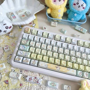 Cute Yellow Chiikawa Usagi Theme Keycaps Set for Mechanical Keyboard, Kawaii Keycaps, Anime Keycaps, MDA, PBT Dye-Sub, Mx(+)Switches, 150pcs