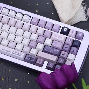 バイオレットテーマのクールなパープルキーキャップセット、メカニカルキーボード用、Artisanキーキャップ、ISOキーキャップ、Cherryプロファイル、PBT Dye-Sub、139個