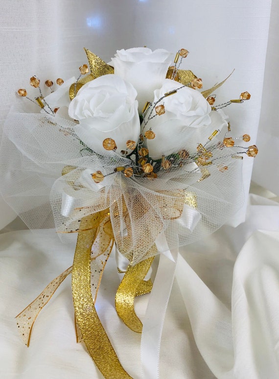 White corsage and best sale boutonniere for prom